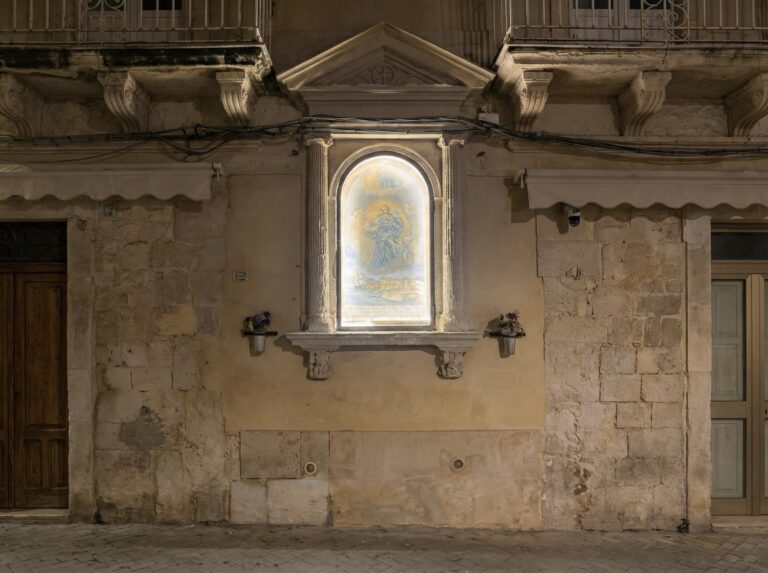 Edicola votiva di Santa Lucia (Via Roma 125)