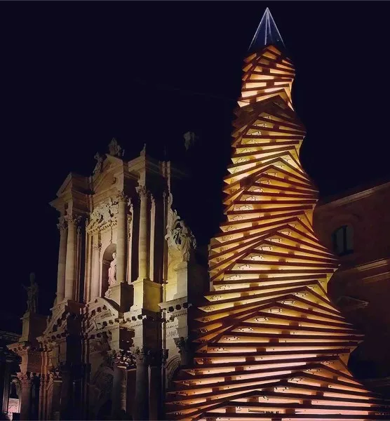 L'albero tortile AL.TO in Piazza Duomo (Natale 2014)