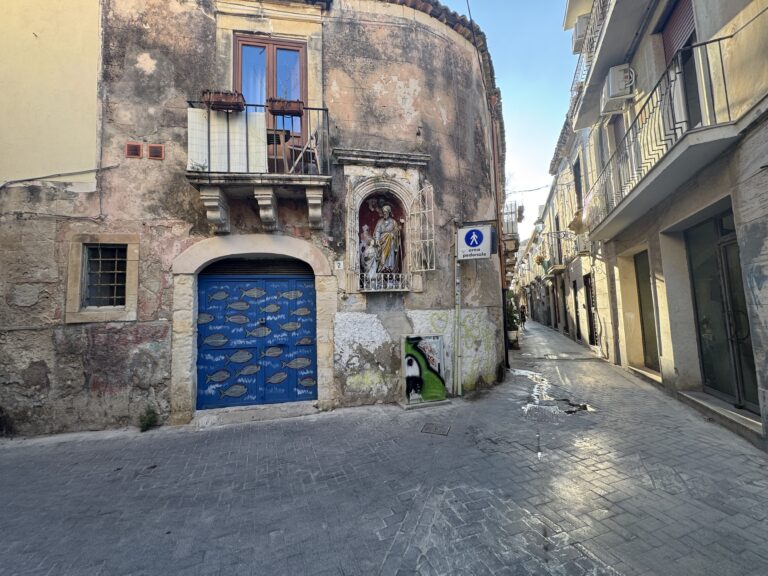 Edicola votiva di San Giuseppe col Bambino