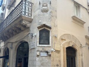 Edicola votiva della Madonna della Pietà