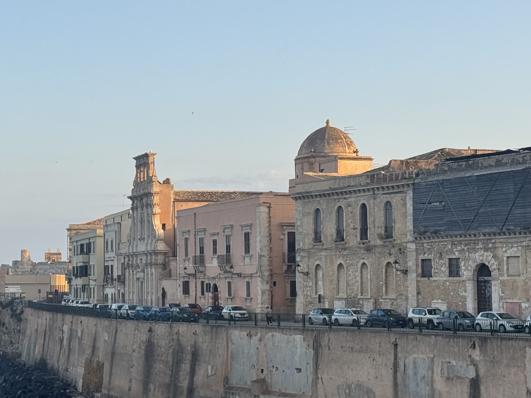 Chiesa dello Spirito Santo vista dal Lungomare di Levante di Ortigia