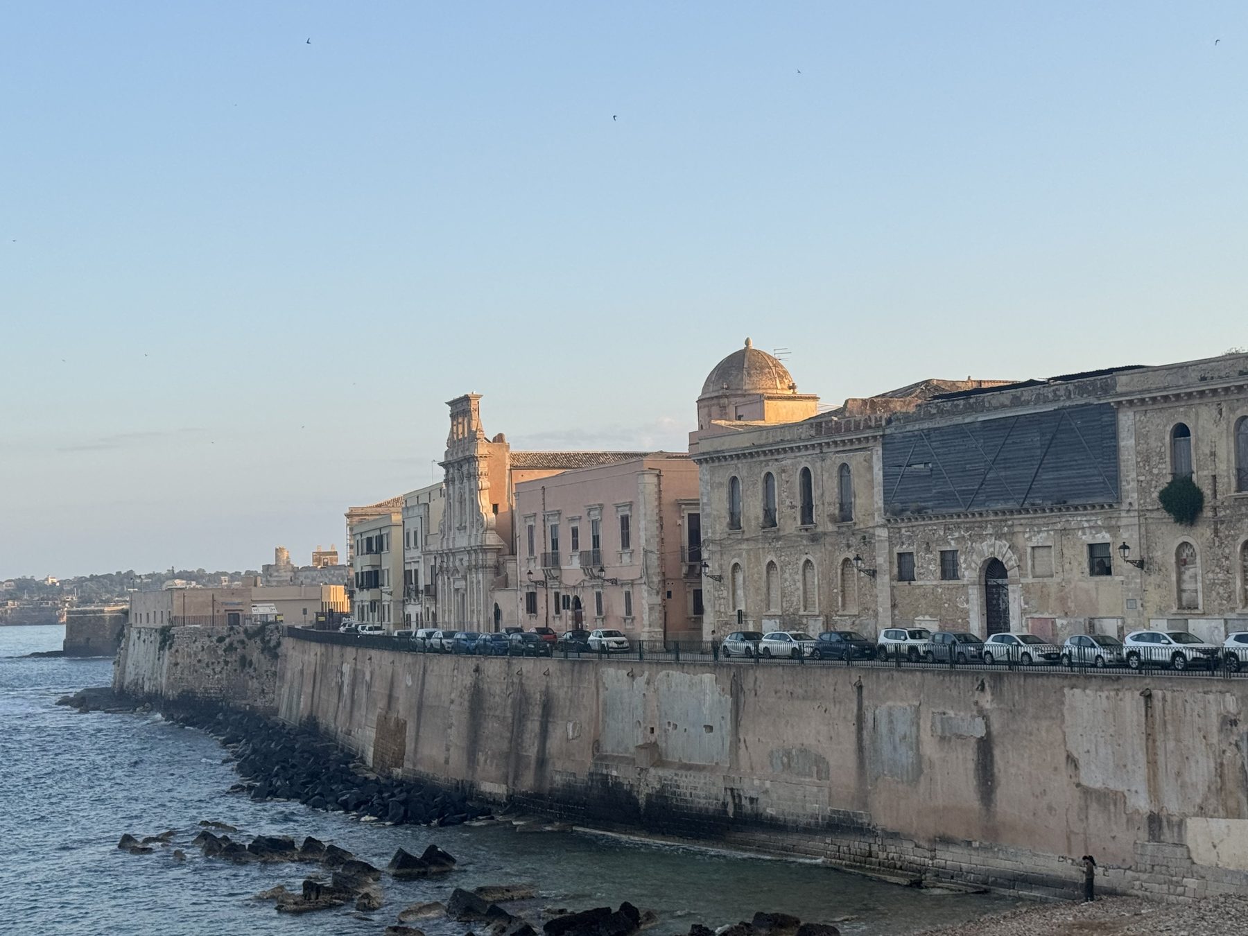 Skyline di Ortigia dal Lungomare di Levante con la cupola dello Spirito Santo