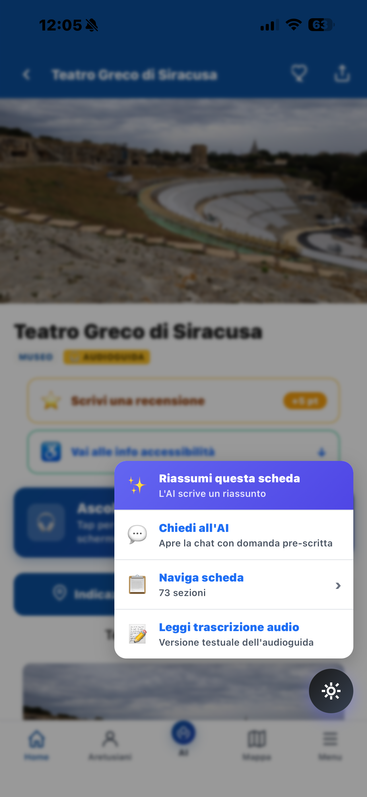 Menu AI aperto sulla scheda del Teatro Greco di Siracusa: opzioni Riassumi questa scheda, Chiedi all'AI, Naviga scheda, Leggi trascrizione audio