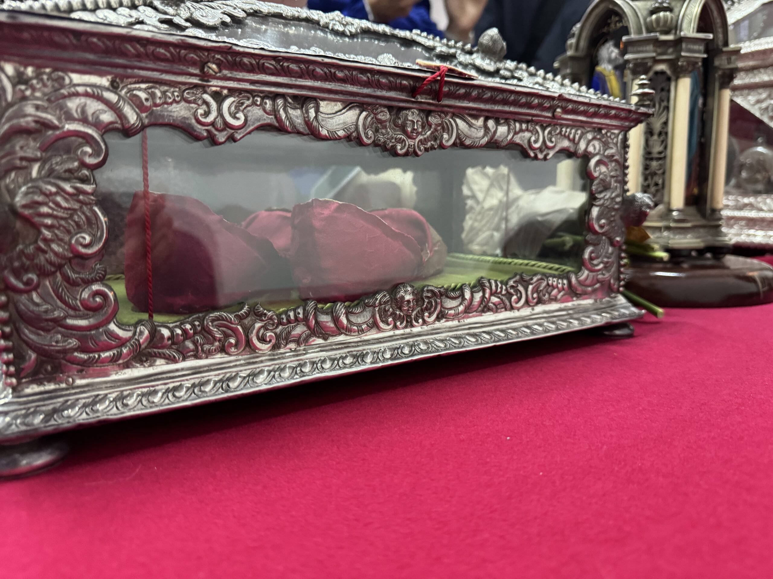 Cassetta delle scarpette di santa Lucia presentata al pubblico