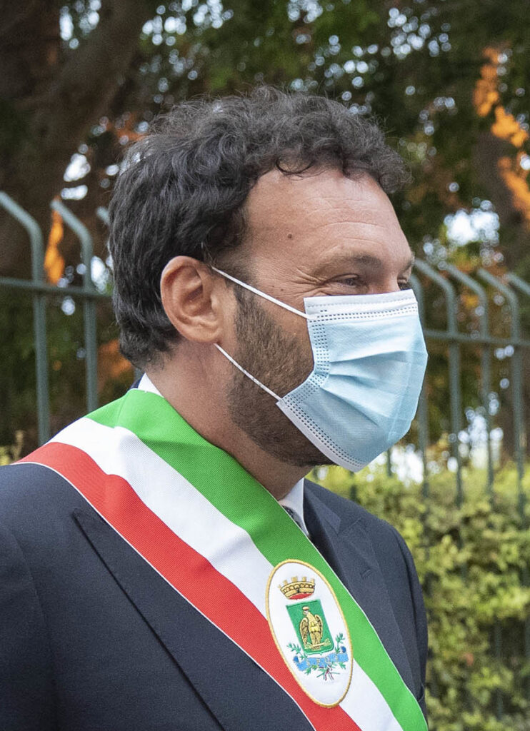 Ritratto di Francesco Italia, sindaco di Siracusa, fotografato al Teatro Greco di Siracusa il 19 luglio 2021.