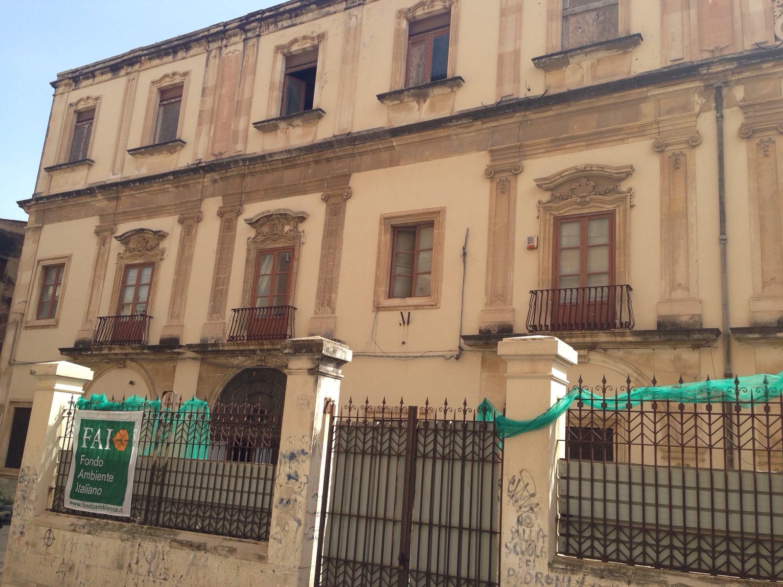 Ex Liceo Classico Tommaso Gargallo a Ortigia, Siracusa, dove Alessandro Rizza insegnò scienze naturali fino al 1866 e dove fu fondato il Gabinetto Letterario nel 1843