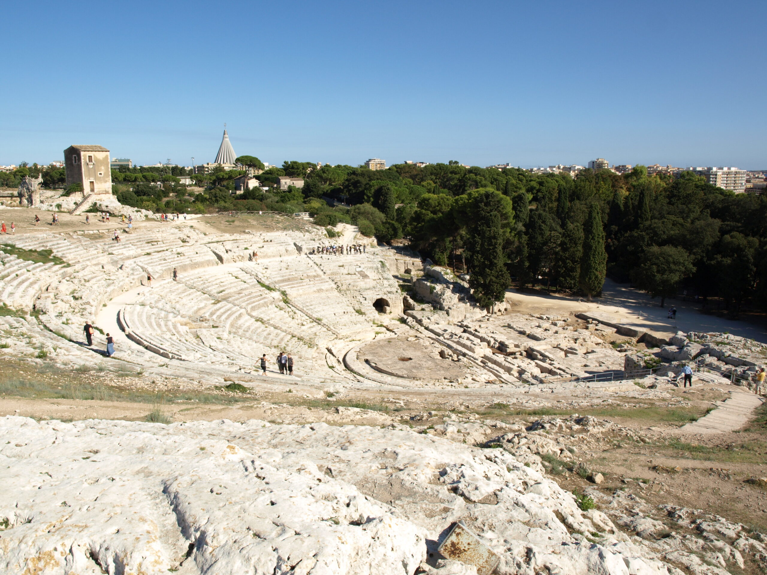 Veduta della cavea del Teatro Greco di Siracusa, scavata nella roccia