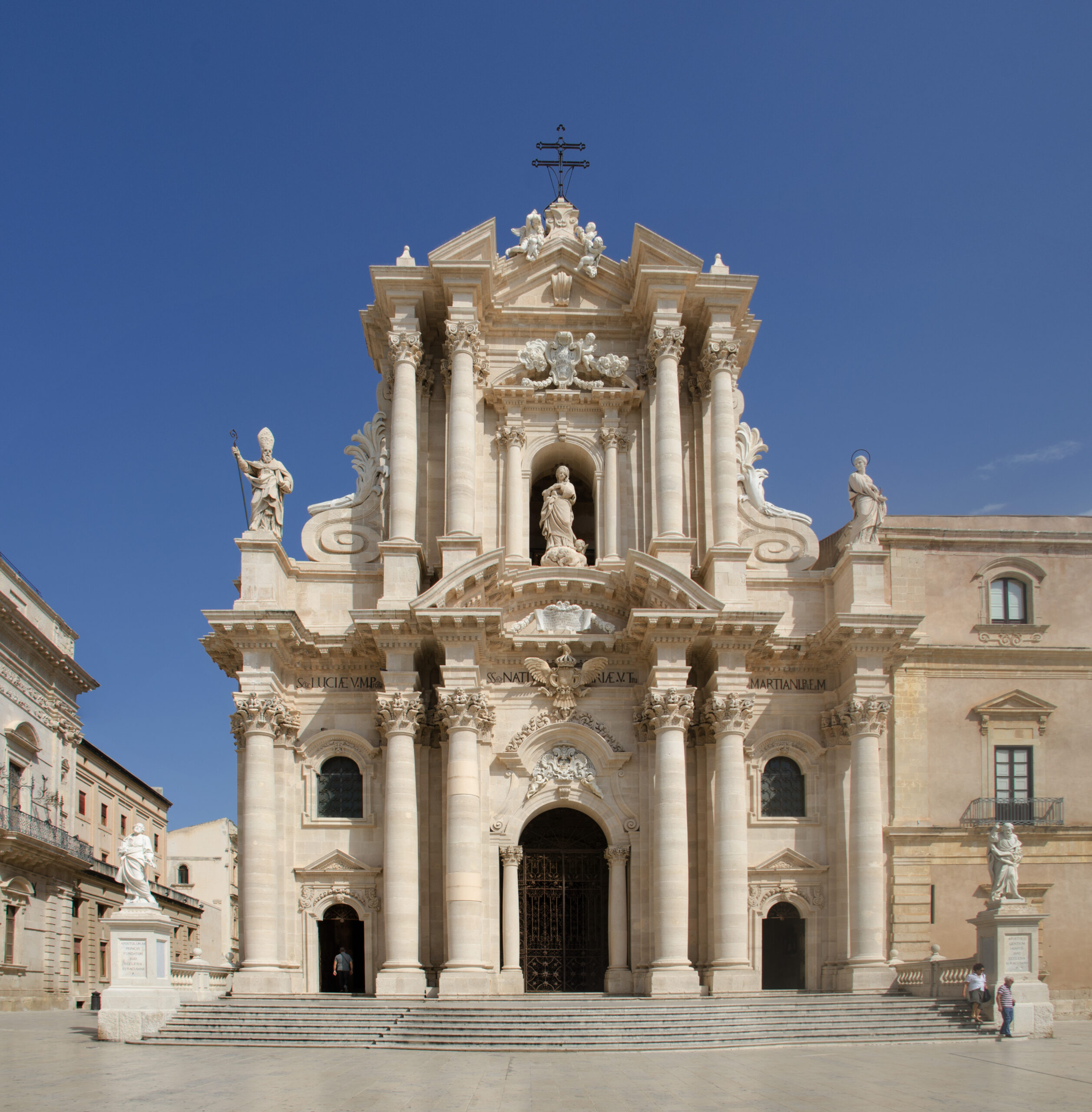 La cattedrale di Siracusa, antico tempio di Atena, sede arcivescovile di Gregorio Asbesta