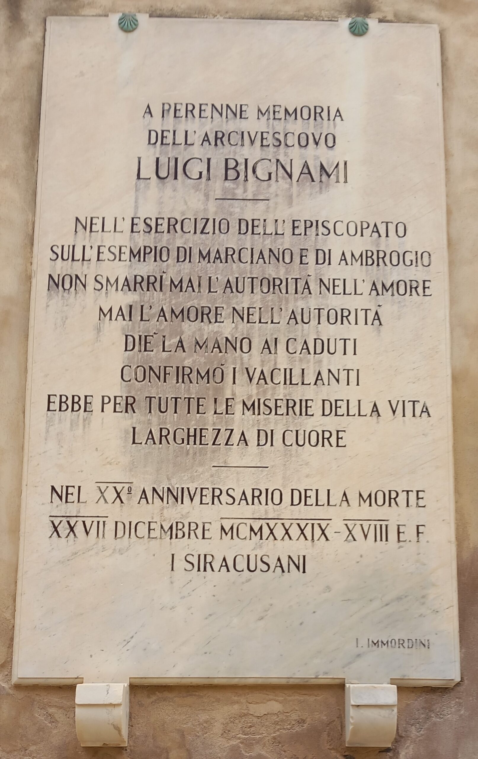 Targa commemorativa dedicata dai Siracusani all'arcivescovo Luigi Bignami