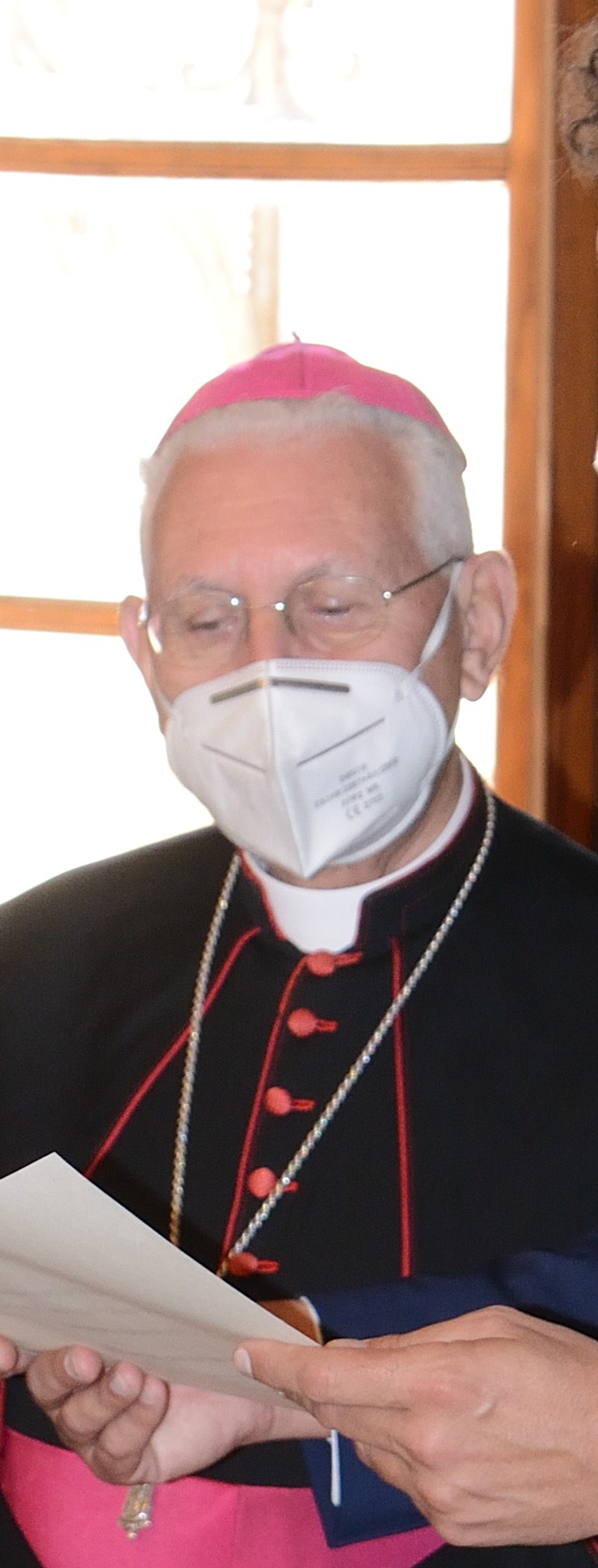 Mons. Salvatore Pappalardo, arcivescovo metropolita di Siracusa, in abito vescovile
